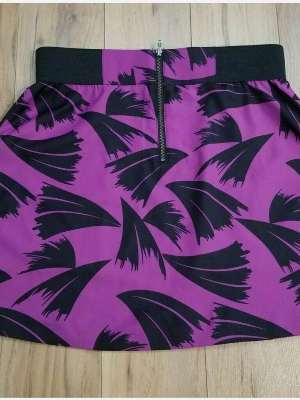 Guess Purple Tropical Skirt Size Small Black Palm Leaves Womans's Zipper Back - Picture 3 of 8